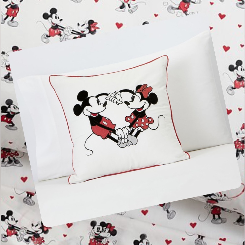 Pottery Barn Kids Disney Mickey Mouse and Minnie Mouse Valentine's Set